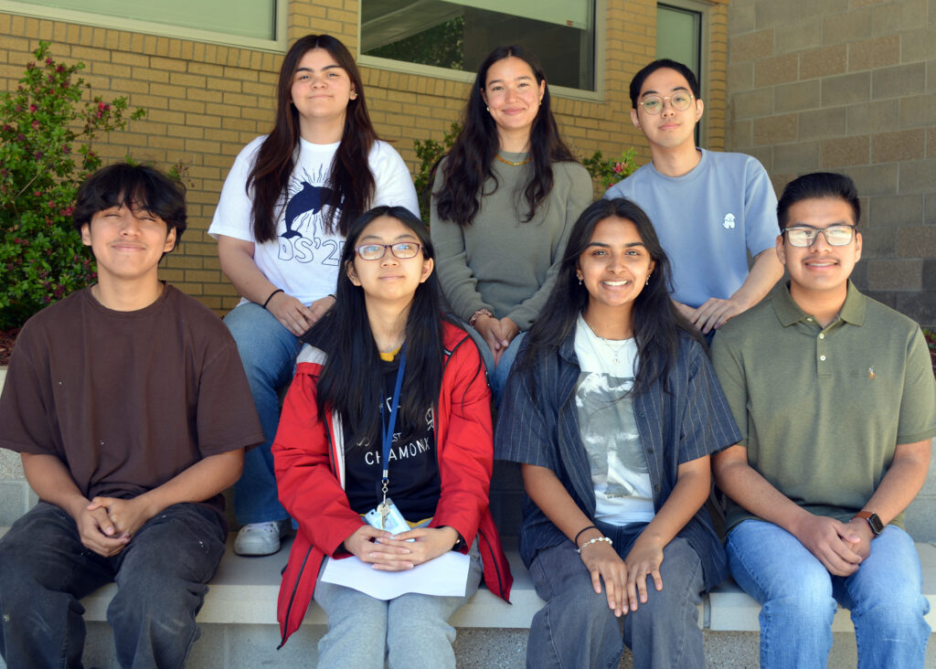 photo of students who earned the Global Seal of Biliteracy