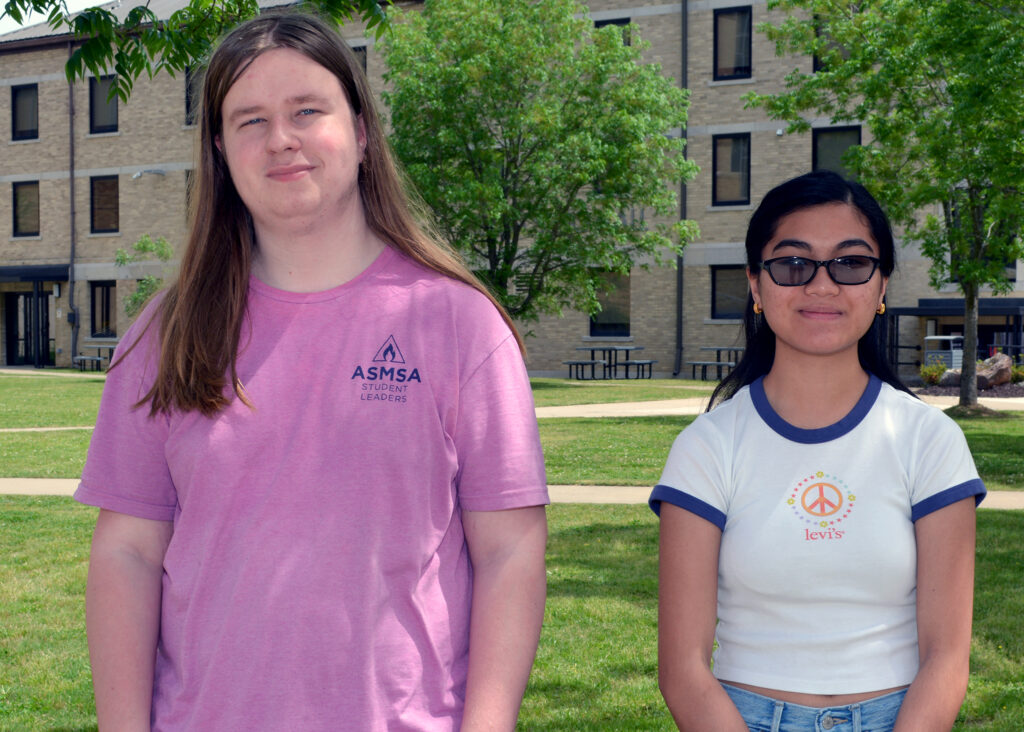 photo of student musicians Faith Wesley and Giea del los Reyes